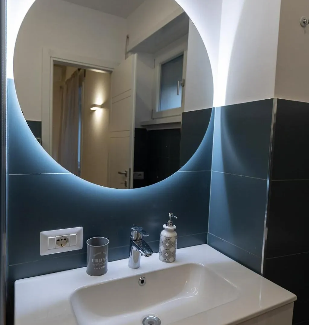 דירה 2-Bedroom Roman Gem