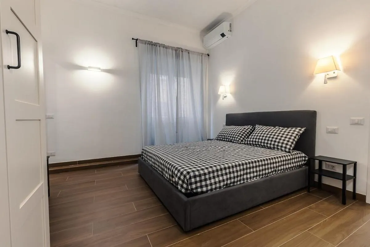 2-Bedroom Roman Gem רומא